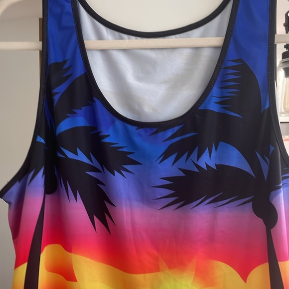 🆕👍Fantastic Beach 🏖️ Tank Top - Picture 2 of 5